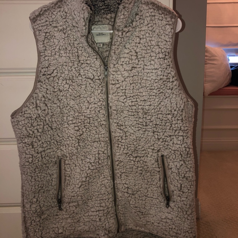 Thread & Supply fuzzy vest size XL